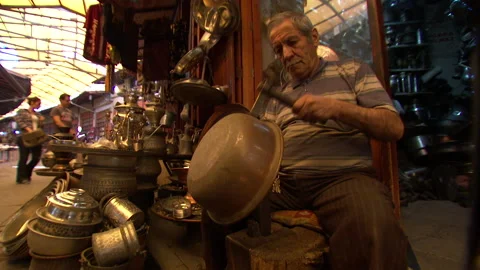 Turkey gaziantep coppersmiths bazaar Stock Footage 166814847