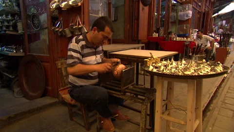 Turkey gaziantep coppersmiths bazaar Stock Footage 166814862