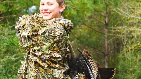 Turkey Hunting Kid 動画素材 104932402