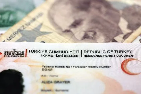 Turkey residence permit card document and turkish liras money bills banknotes Foto stock