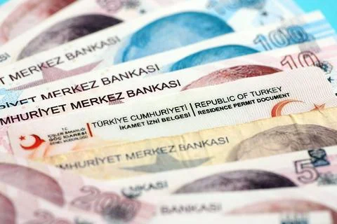 Turkey residence permit card document and turkish liras money bills banknotes Foto stock