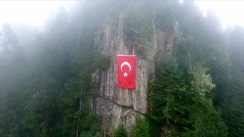 Turkish flag on the hill, 库存影片 94706810