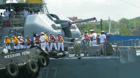 Turkish warship. Mooring. Видео 5299045