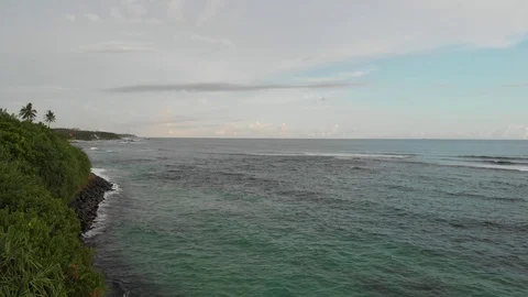 Turn around the beach  Video stock 103324110