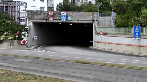 Turn onto expressway Video stock 135509924