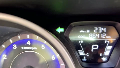 Turn on the left blinker of a car Stock Footage 175818375