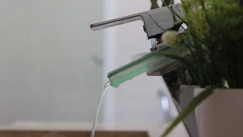 Turn off the tap. Save water Stock Footage 134978848