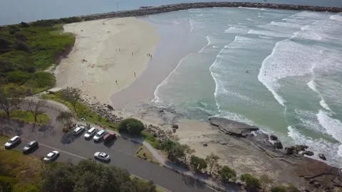 Turners Beach sits on the Eastern Australian coastline near the town of Yamba Видео 332684181