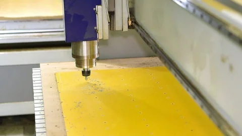Turning and milling machine with numerical control. Checking the movement of the 库存影片 92483681