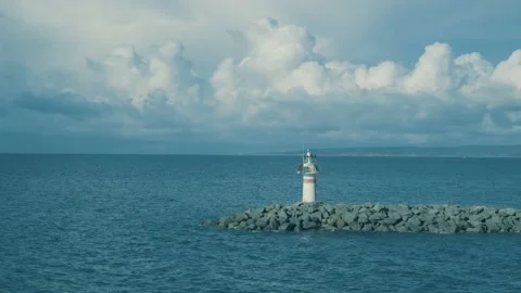 Turning around the lighthouse Stock-Footage 222010242