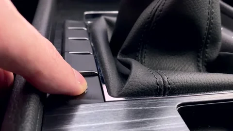 Turning Autostart engine function on and off 库存影片 175760876