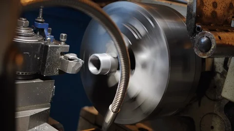 Turning bench lathe machine - hand change the cutting tool Video stock 129736392