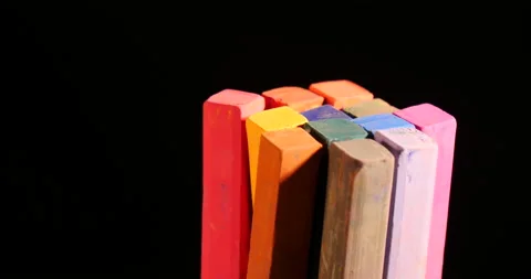 Turning a bunch of chalk pastels 库存影片 162612873