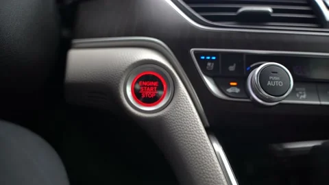 Turning car off Stock Footage 136454732