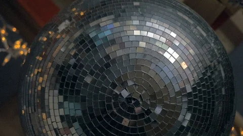 Turning Disco Ball below Vídeo Stock 87782352