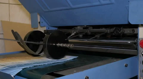 Turning off folding machine 库存影片 65500660