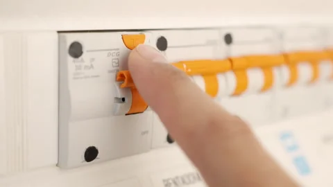 Turning off the fusebox Vidéo 273586452