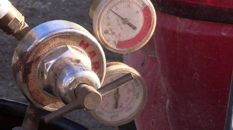 Turning the Gas on 動画素材 39177429