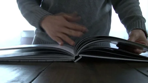Turning the pages, video Видео 71841988