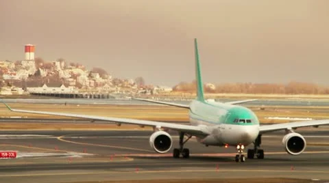 Turning Plane Stock-Footage 22322758