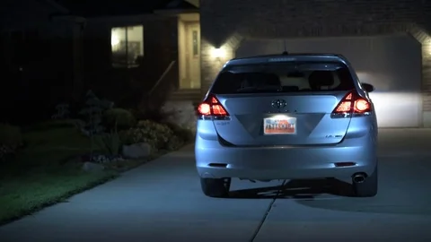 Turning porch lights off Vidéo 82704381