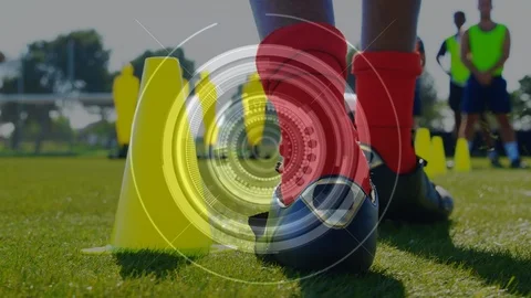 Turning scope scanning with low section football player training Stock Footage 123775763