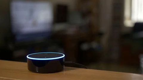 Turning Off Smart TV with Amazon Echo Voice Control Vidéo 71653498