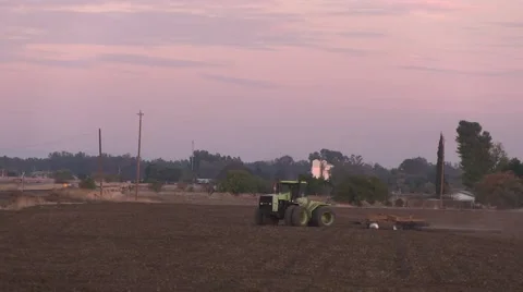 Turning the soil Video stock 43330193