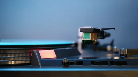Turning on turntable close up on headshell. Stock Footage 121230873