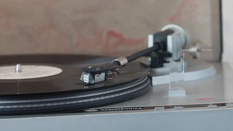 Turning off the vinyl audio player Stock Footage 88590188