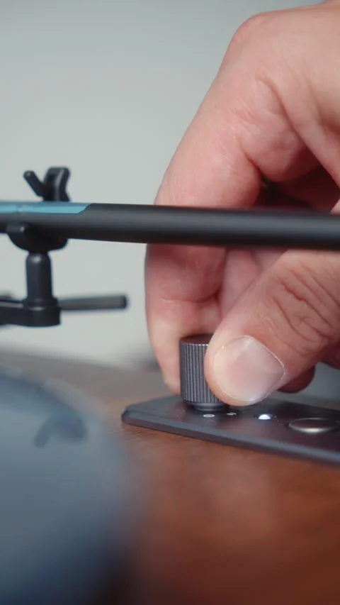 Turning On a Vinyl Record Player 스톡 동영상 345896877