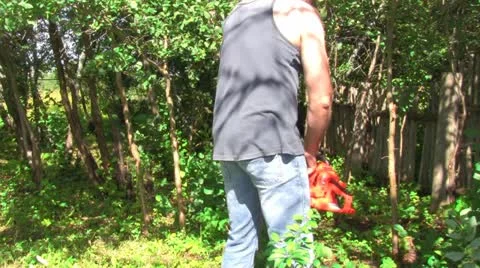 Turns chainsaw Vídeo Stock 12061284