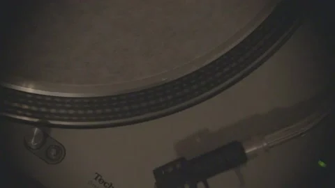Turntable 2 Video stock 136399788