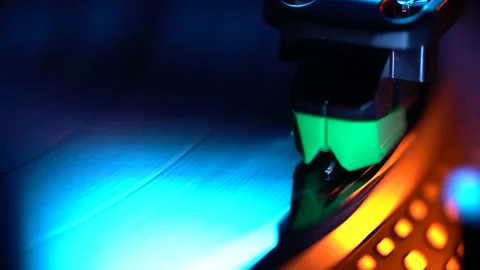 The turntable needle touch the record Stock Footage 201615174