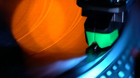 The turntable needle touch the record Stock Footage 201615742