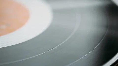 Turntable play vinyl record Video stock 86615068