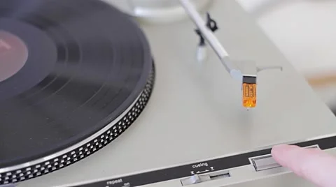 Turntable Start &amp; Stop Stock-Footage 47312454