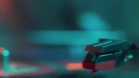 Turntable stylus going down. vintage vinyl record on record player. Video stock 130936032