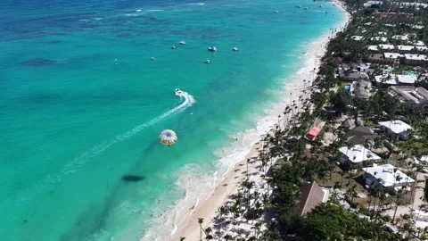 Turquoise Beach In Punta Cana In La Altagracia Dominican Rep.. Vídeo Stock 324106801