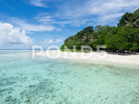 The Turquoise Colored Waters of Sipadan Island, Sabah, Malaysia Stock Photos