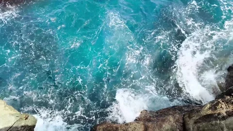 Turquoise ocean water with waves Vidéo 329439825