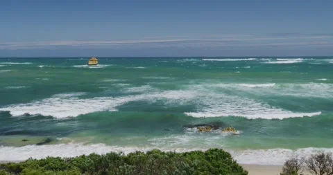 Turquoise Ocean Waves Australian Beach Vídeo Stock 330510073