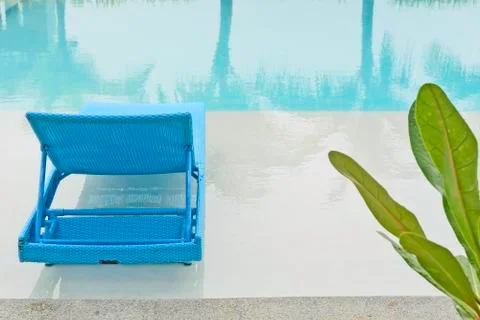Turquoise pool bench Stock-Fotos