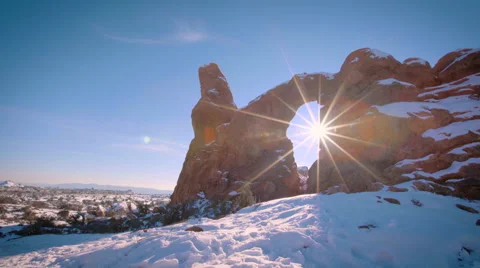 Turret Arch Sun Rays Pan Right Slow 動画素材 59915690