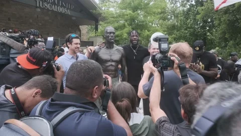Tuscaloosa, United States - 5/25/2022: Deontay Wilder at statue ceremony. Stock Footage