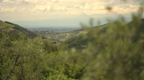 Tuscany - dolly reveal and pull focus on rural Italy Stock Footage 40102810