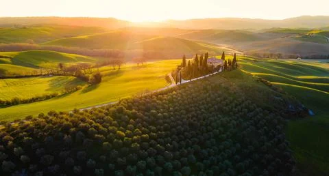 Tuscany, farmhouse and landscape on the hills of Val d'Orcia - Italy Stock Photos