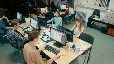 Tutor is Teaching Students at the University in Computer Class 스톡 동영상 91079036