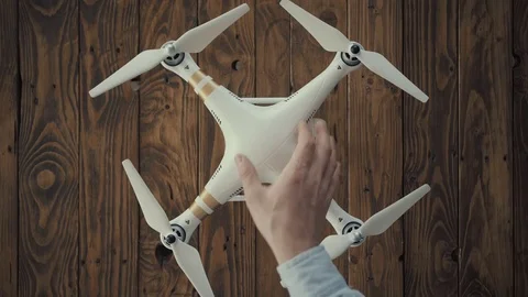Tutorial of drone control Vídeo Stock 72599440