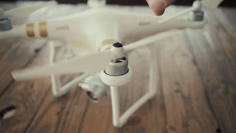 Tutorial of drone control 動画素材 72650033